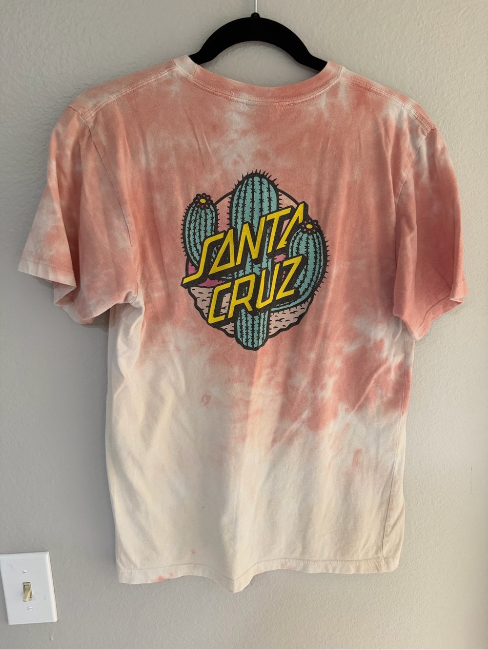 Santa Cruz - Graphic Tee - Tshirt T Shirt - Pink Tye Dye - Cactus - Medium